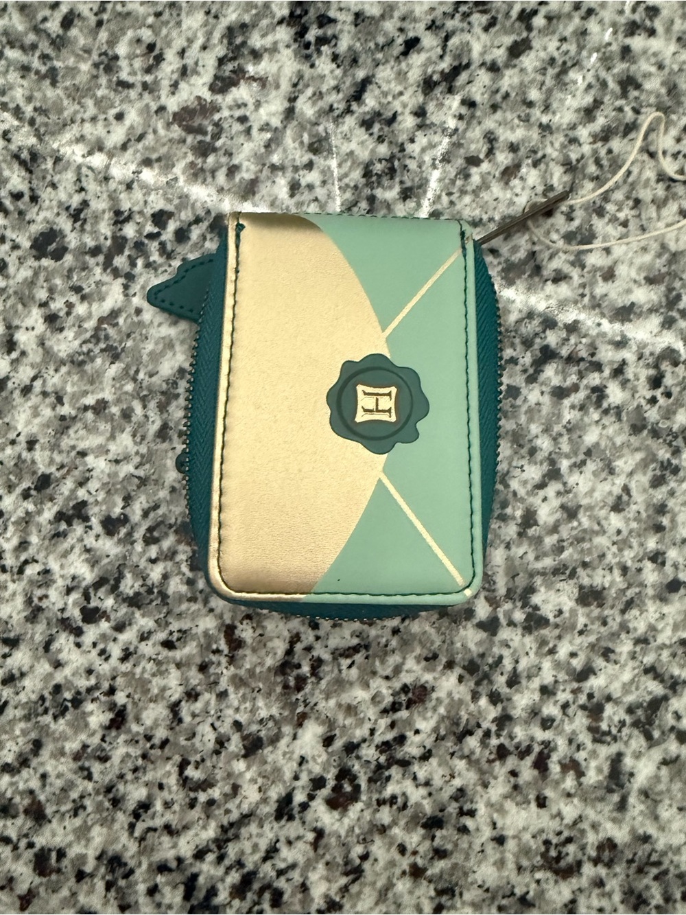 New Loungefly Hogwarts backpack with matching wallet - Picture 6 of 8
